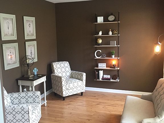 Formal sitting room 