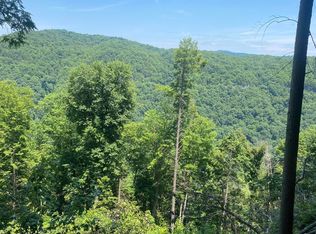 4 Ledgeview Dr, Fayetteville, WV 25840