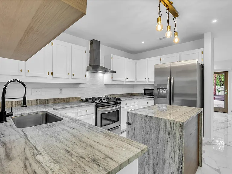 41 Hickory Oak Dr — Photo 17