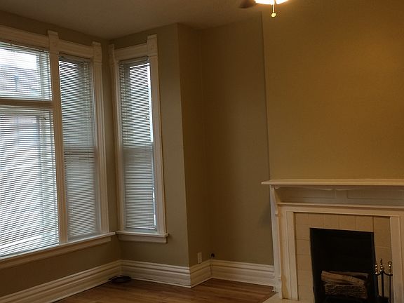 2nd image of 1543 N Rockwell St #G1