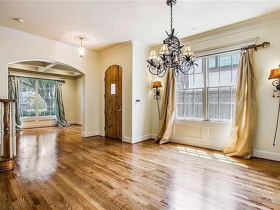 5th image of 3438 Binkley Ave