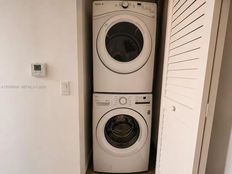 151 SE 1st St #1501 — Photo 8