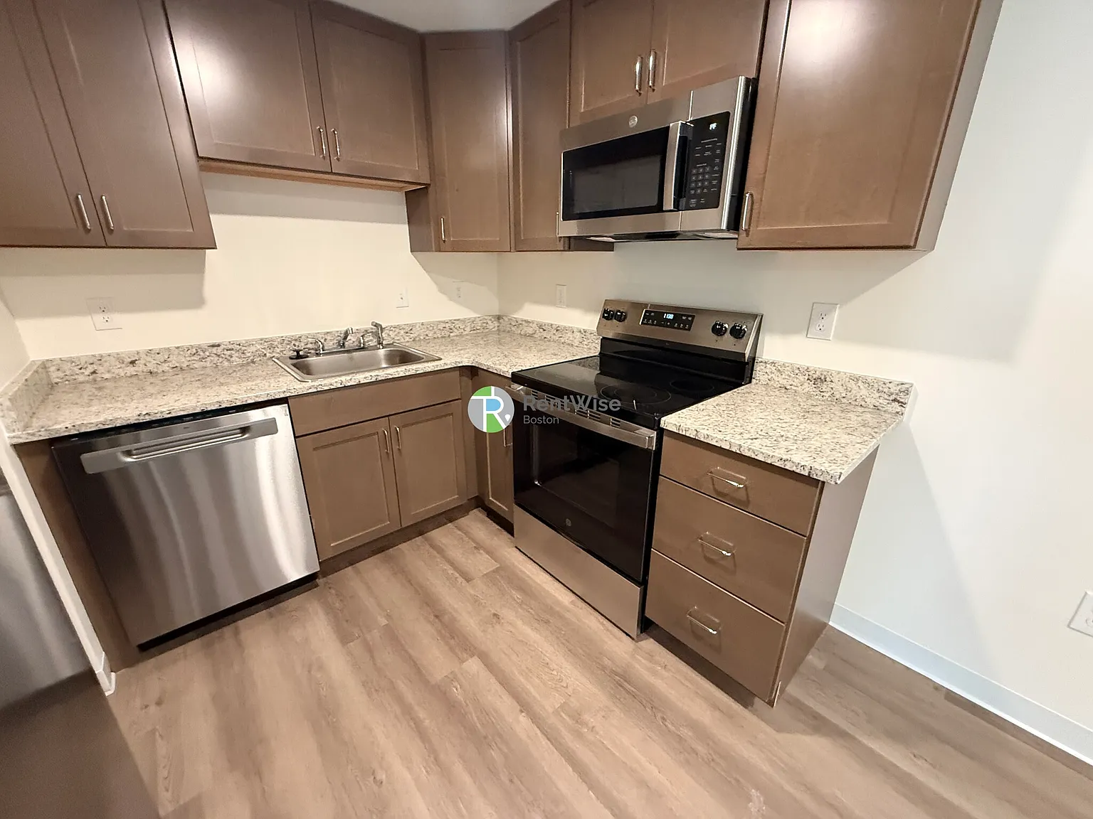 2 bed, 1.0 bath, $2,525 — Photo 3