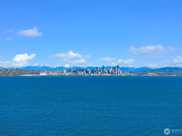 7268 Madrona Drive NE, Bainbridge Island, WA 98110