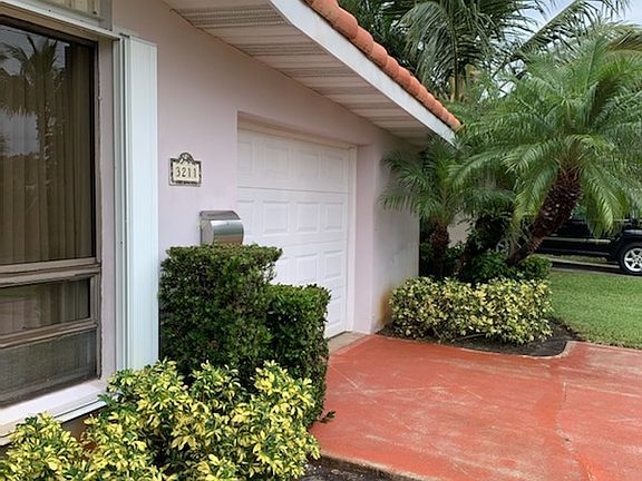 2nd image of 3211 Fernwood Dr
