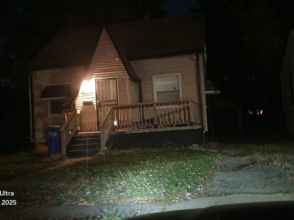 12735 Vernon Ave