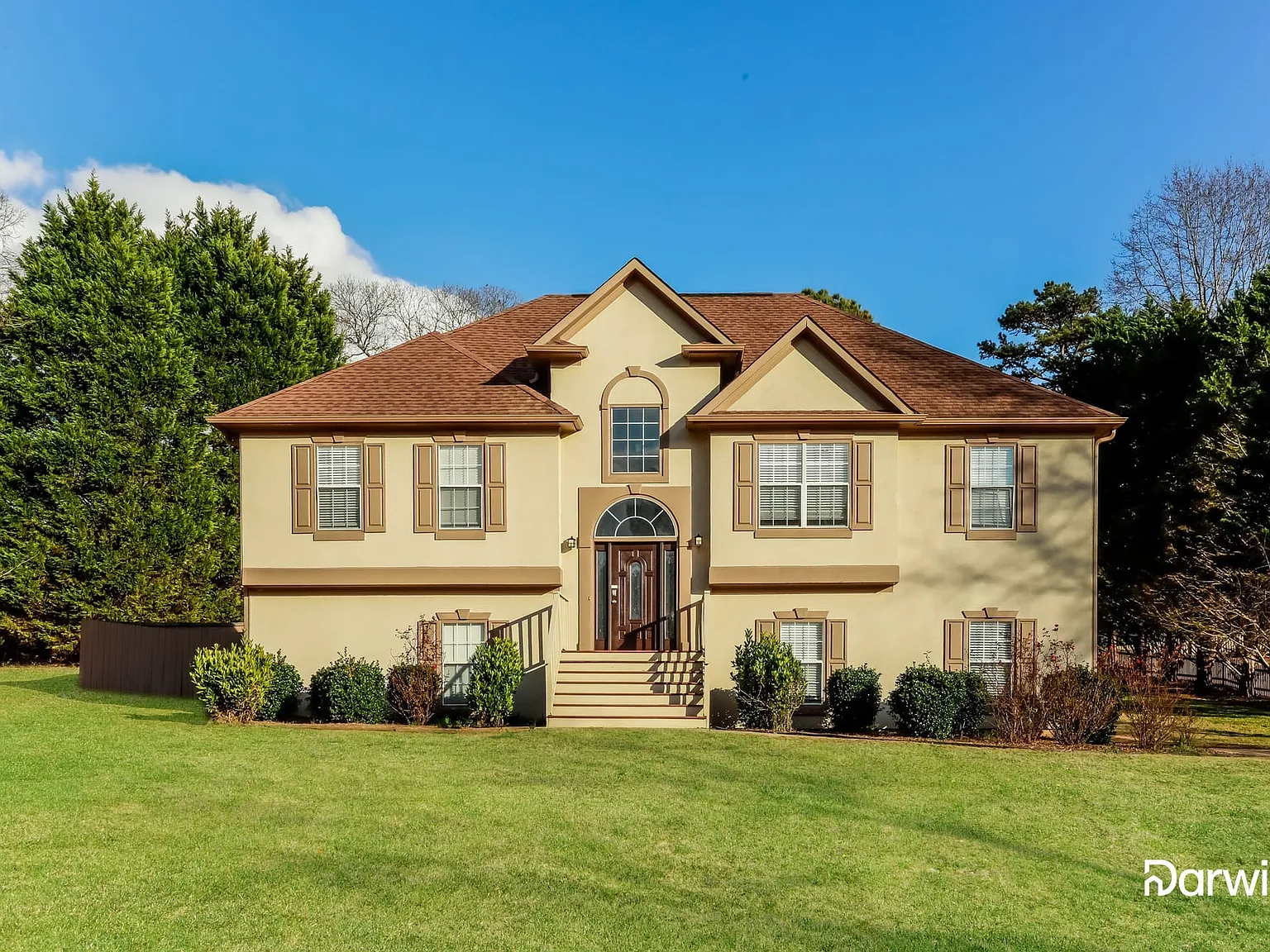5 bed, 3.0 bath, 2206 sqft, $2,415 — Photo 1