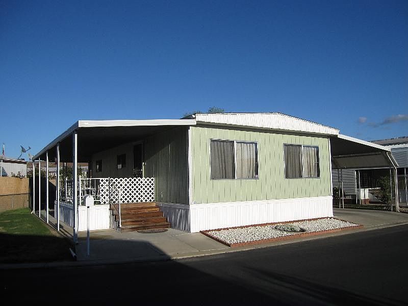 2nd image of 2561 Stillman St Spc 142