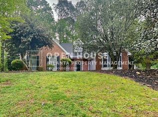 1302 Cobblestone Ln, Woodstock, GA 30189