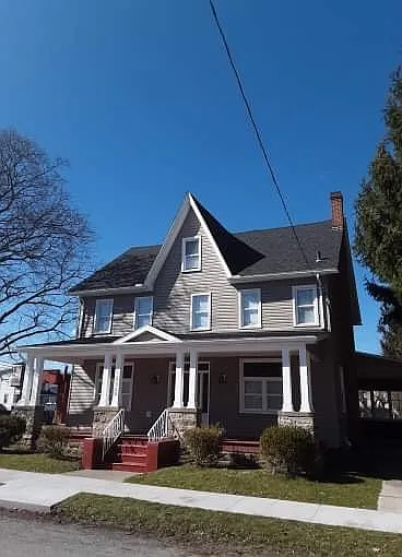 1322 4th Ave