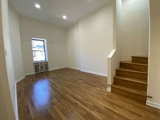 Rented by One New York Realty Inc | media 18