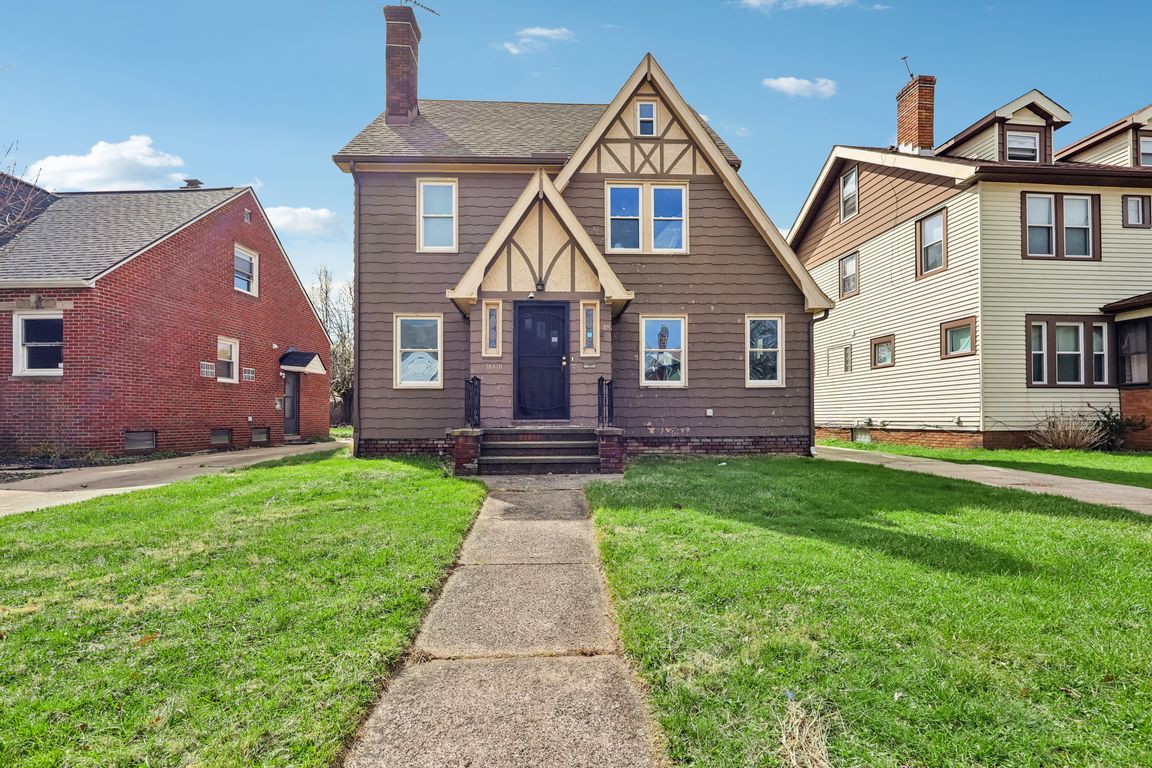 La Salle Ave-S0804-001.jpg
