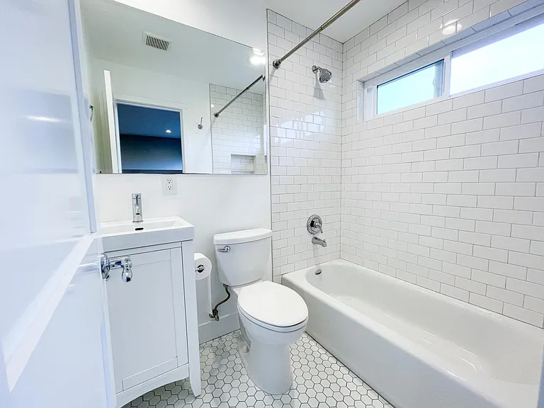 En-Suite Bathroom in Second Bedroom