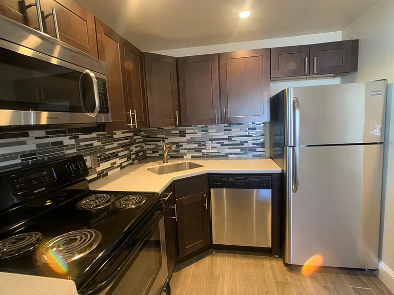 131 New St #B — Photo 17