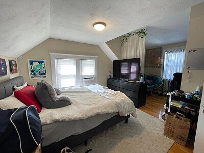 5th image of 12 Berwick Rd #2B