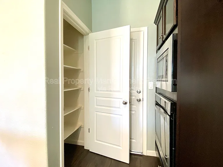 2534 Mustang Dr — Photo 25