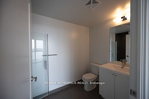 4th image of 2545 Simcoe St N #412