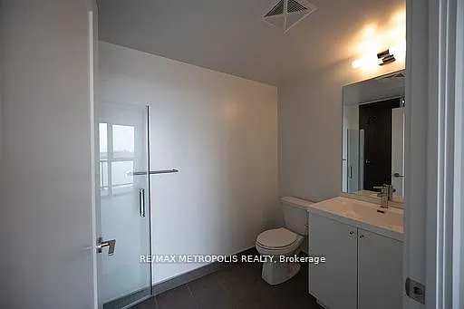 2545 Simcoe St N #412 — Photo 4