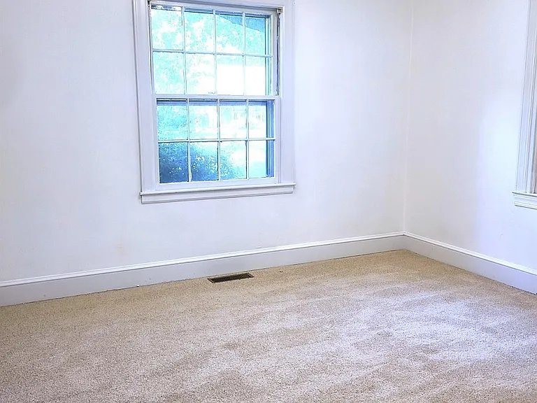 206 N Cloudman St — Photo 11