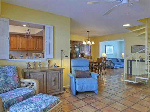 3rd image of 27 Townhouse Ln