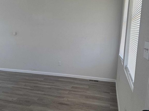 3rd image of 5228 Elmer St #1