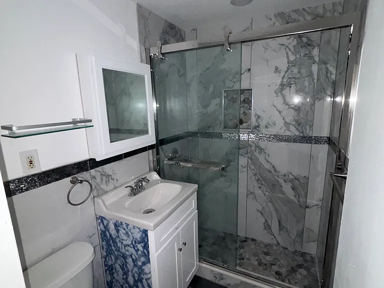 200 Mac Dougal St #2F — Photo 4