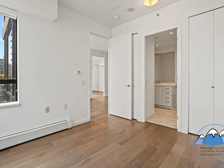 170 W 1st St #801 — Photo 12