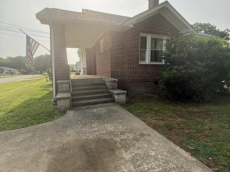 839B Sanford Rd — Photo 9