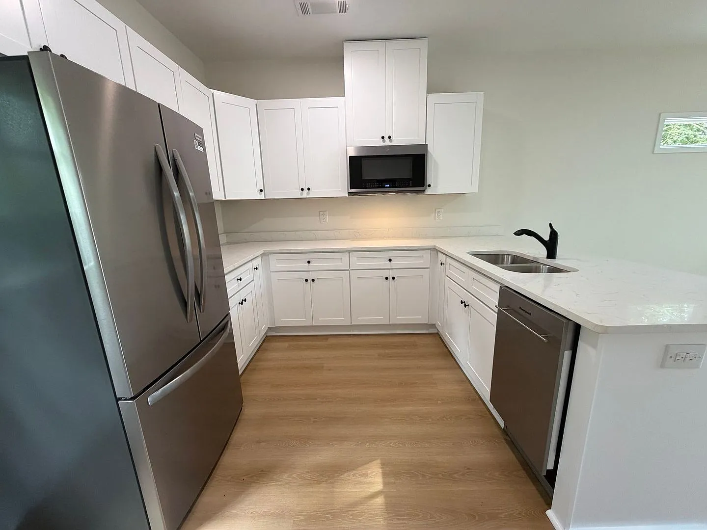 Pre-Leasing For August 9th 2027! — Photo 4