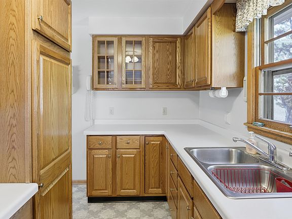 4th image of 846 Taylor Rd