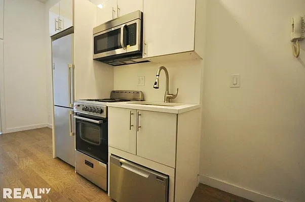 Rented by REAL New York | media 14