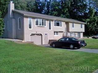 1 Perri Ln, Pawling, NY 12564