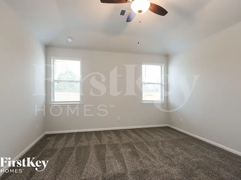 11024 Patriot Ct — Photo 9