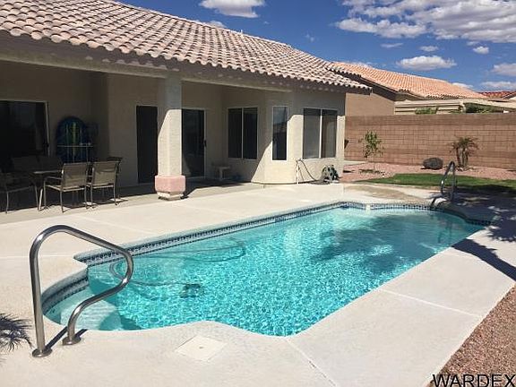 2nd image of 2443 Bluebird Ln