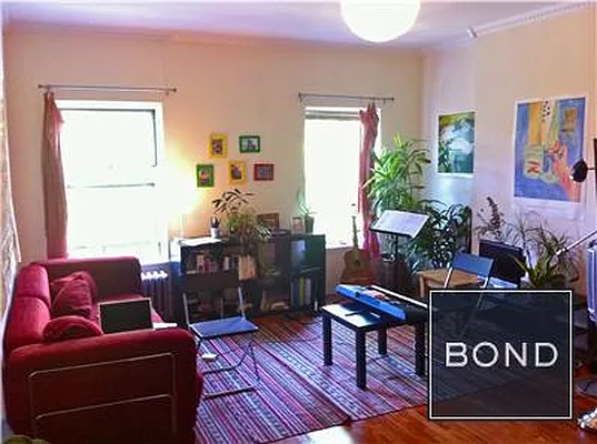 Rented by Bond New York | media 35