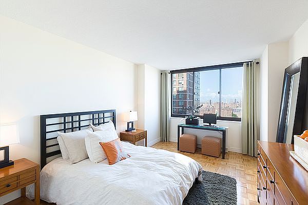1st image of 225 E 95th St #D9m