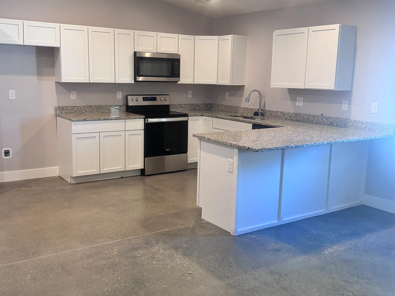 3 bed, 1152 sqft, $1,300 — Photo 4