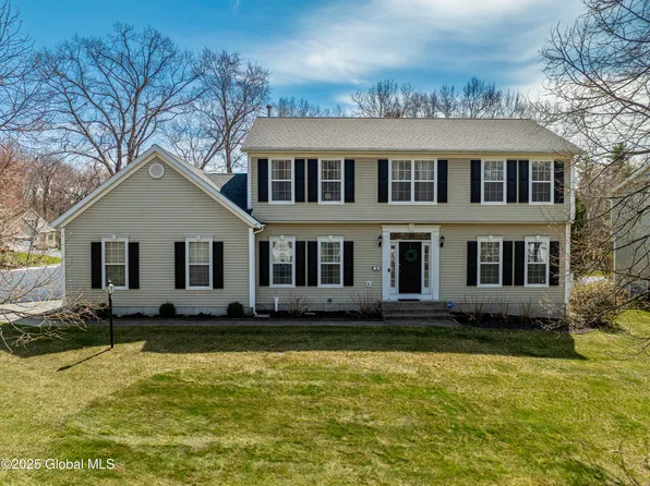 6 Toms Way, Clifton Park, NY 12065