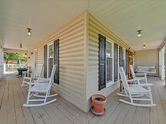 3rd image of 1510 Ashley Dr