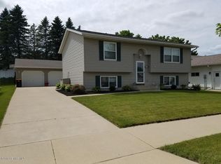 715 50th Ave NW, Rochester, MN 55901