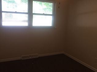 1528 Oak Ln, Sycamore, IL 60178