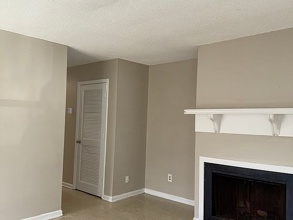 3rd image of 5105 Marseilles Dr APT A