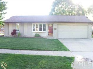 14373 Barbara St, Livonia, MI 48154