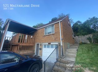 521 Macfarlane Dr, Pittsburgh, PA 15235