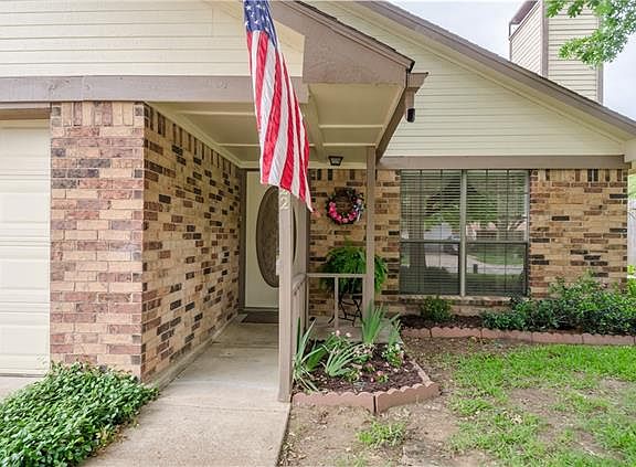 4th image of 3822 Waterford Way