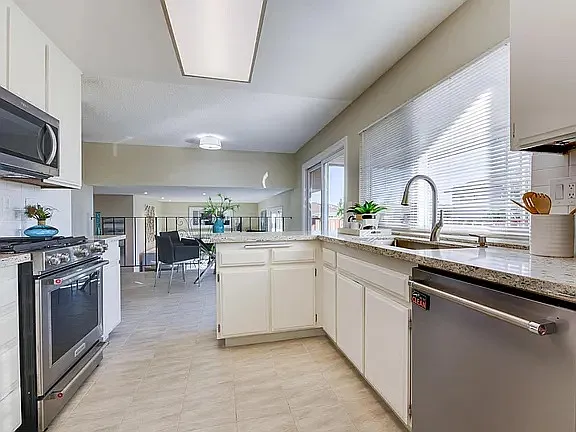 1141 Summertree Ct — Photo 12