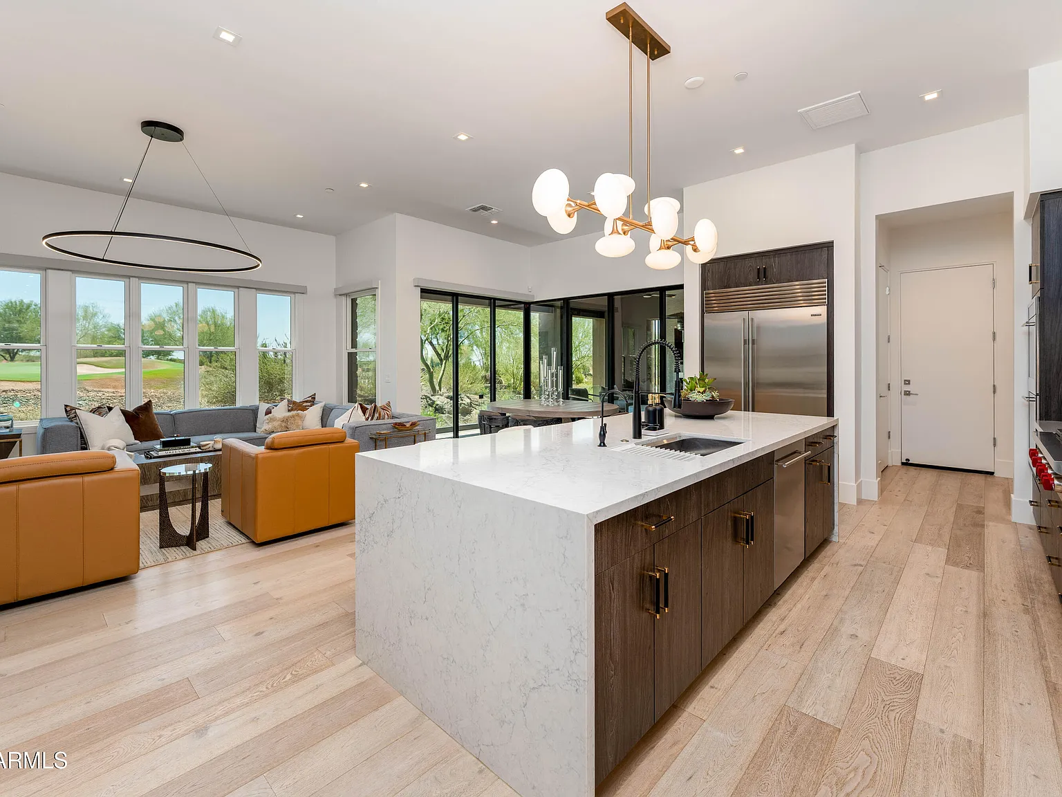 3 bed, 3.5 bath, 2453 sqft, $10,000 — Photo 4