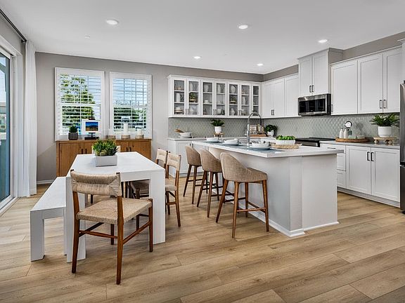 03_Bloom_P3_Dining and Kitchen