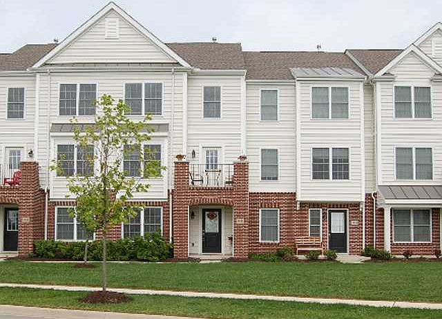 1st image of 5948 Woodshire Dr #304