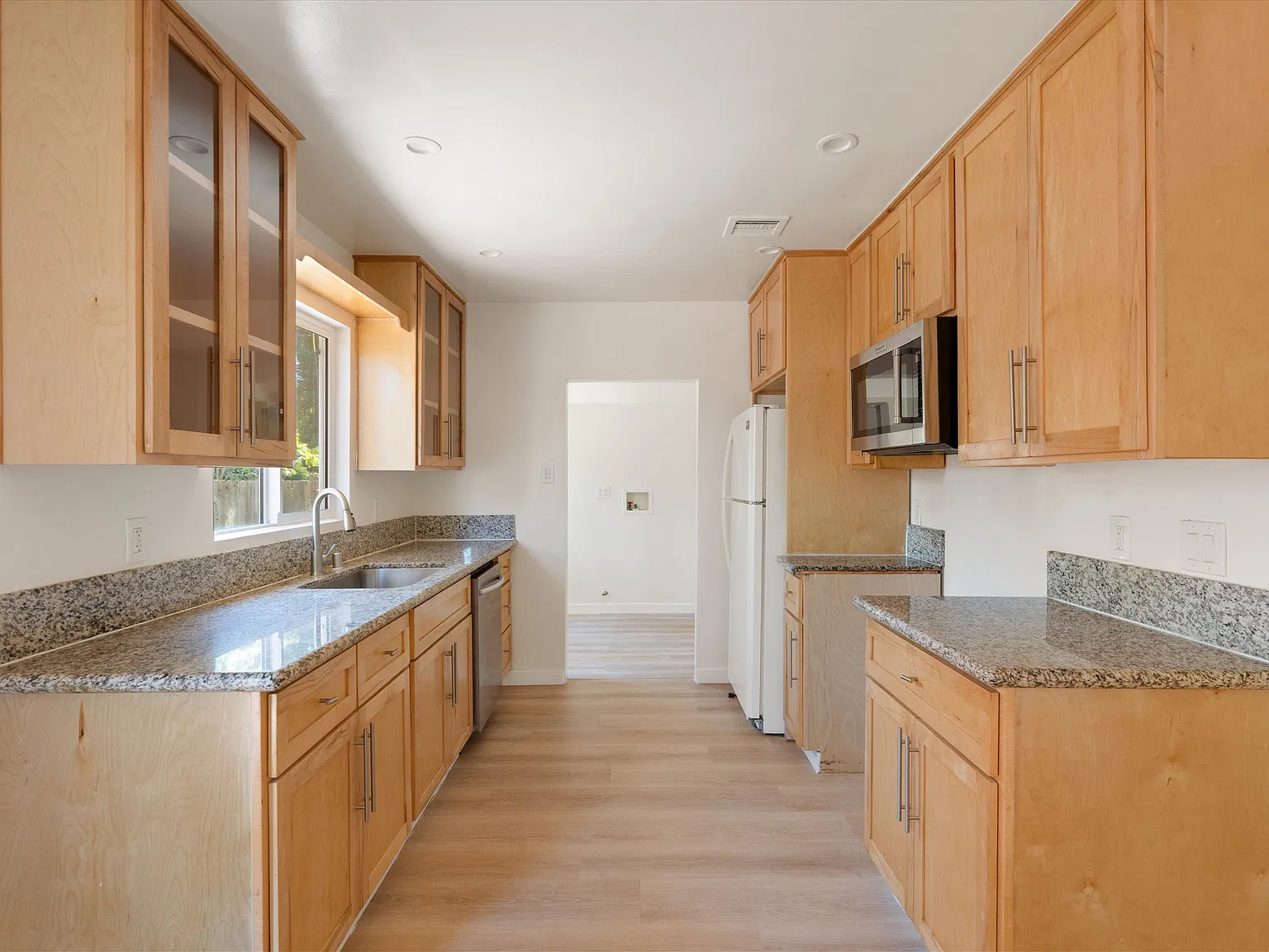 3 bed, 1503 sqft, $5,500 — Photo 3